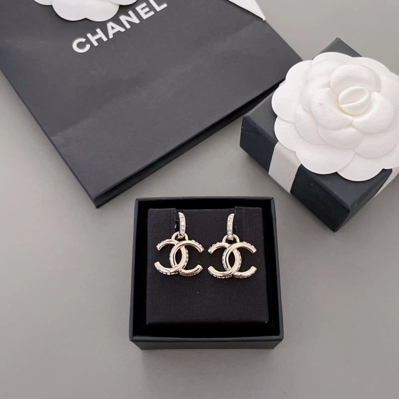 Chanel Earrings Comfortable 225014