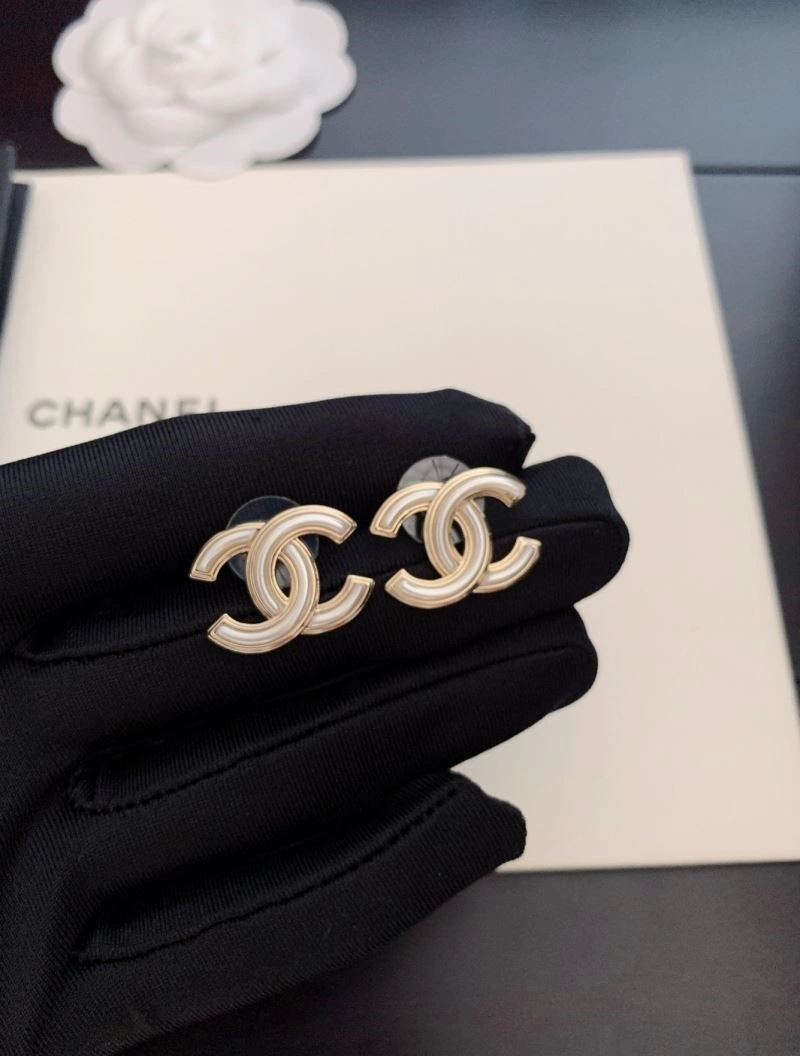 Chanel Earrings Versatile 225073