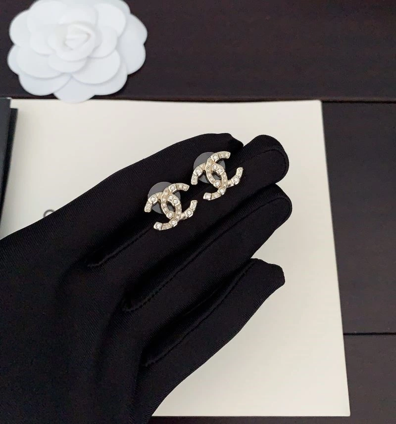 Breathable Chanel Earrings 224973
