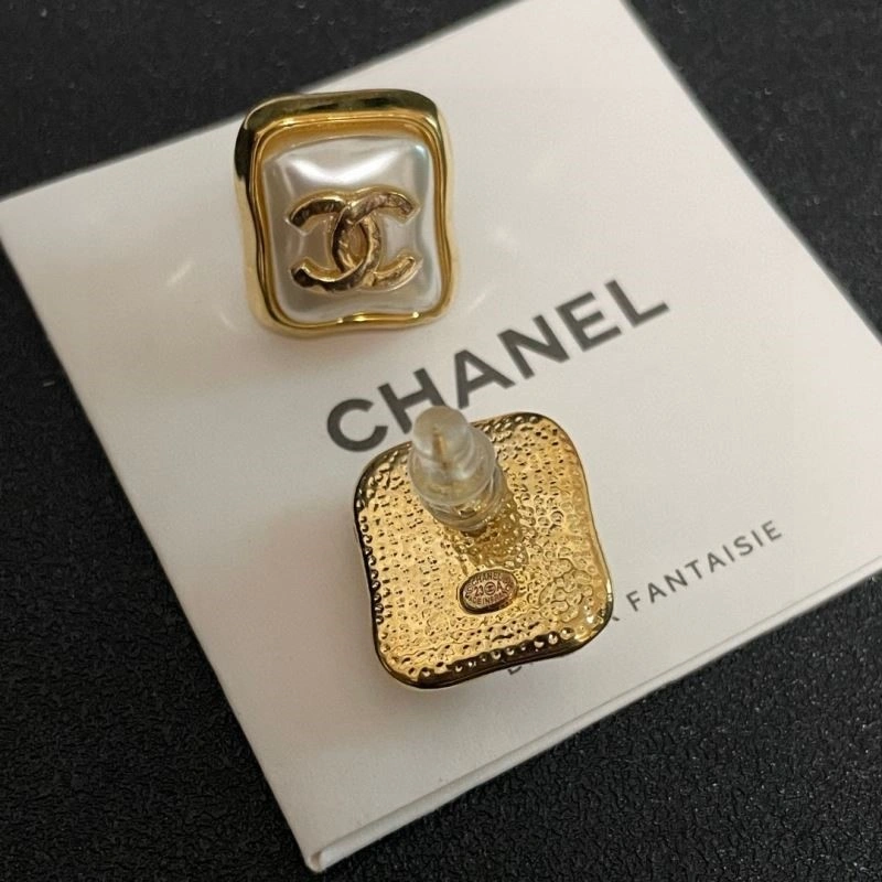 Affordable Chanel Earrings 224926
