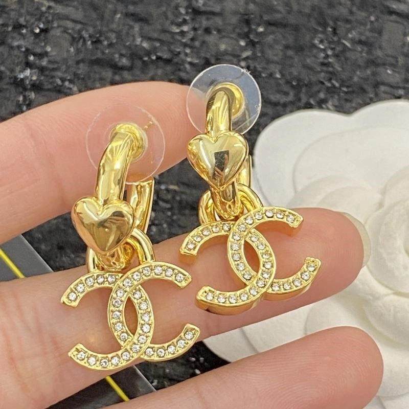 EyeCatching Chanel Earrings 224934