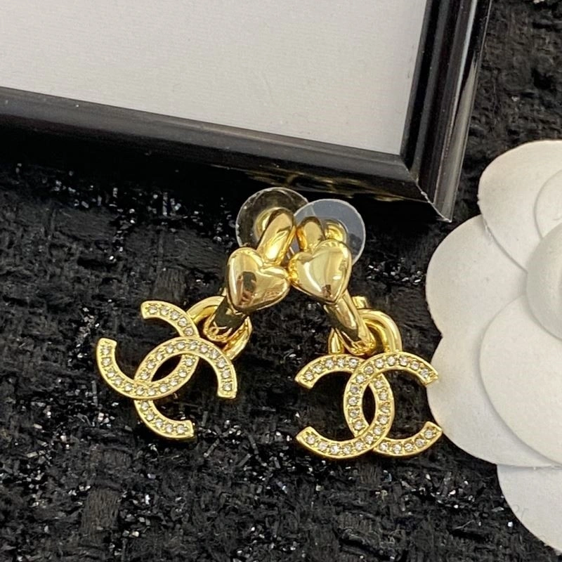 EyeCatching Chanel Earrings 224934
