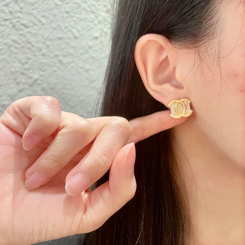 Minimalist Chanel Earrings 224933