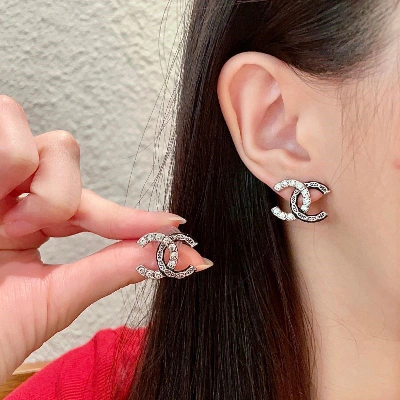 Chanel Earrings Lightweight 224924