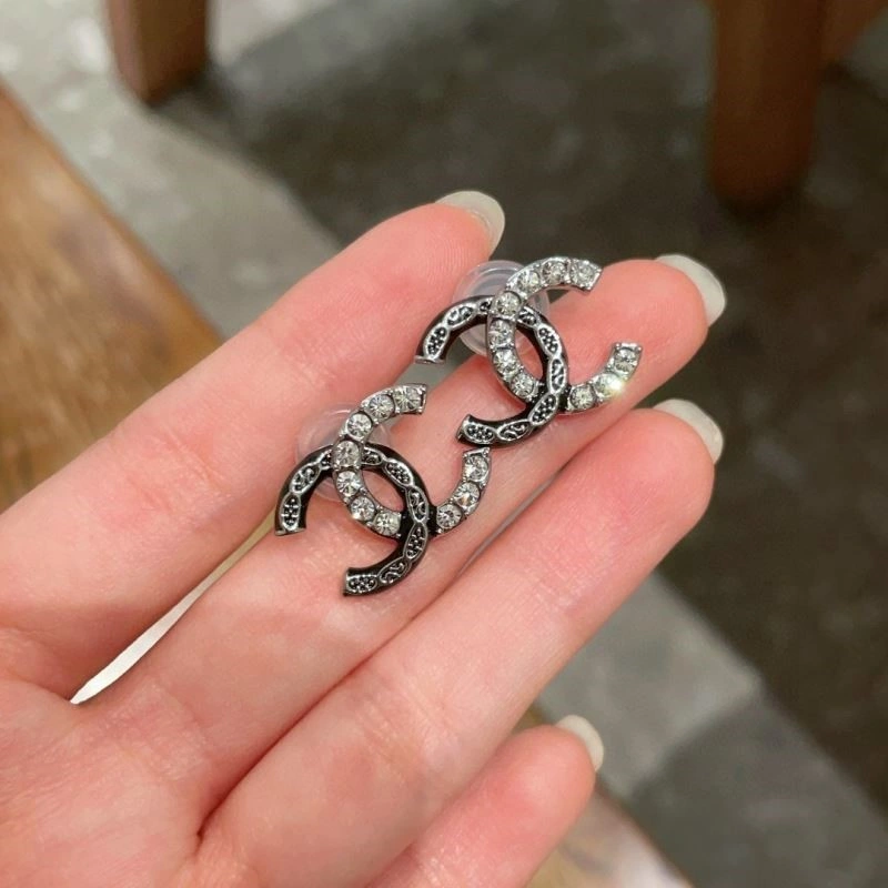 Chanel Earrings Lightweight 224924