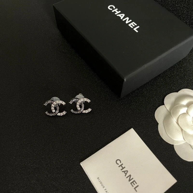 Chanel Earrings Lightweight 224924
