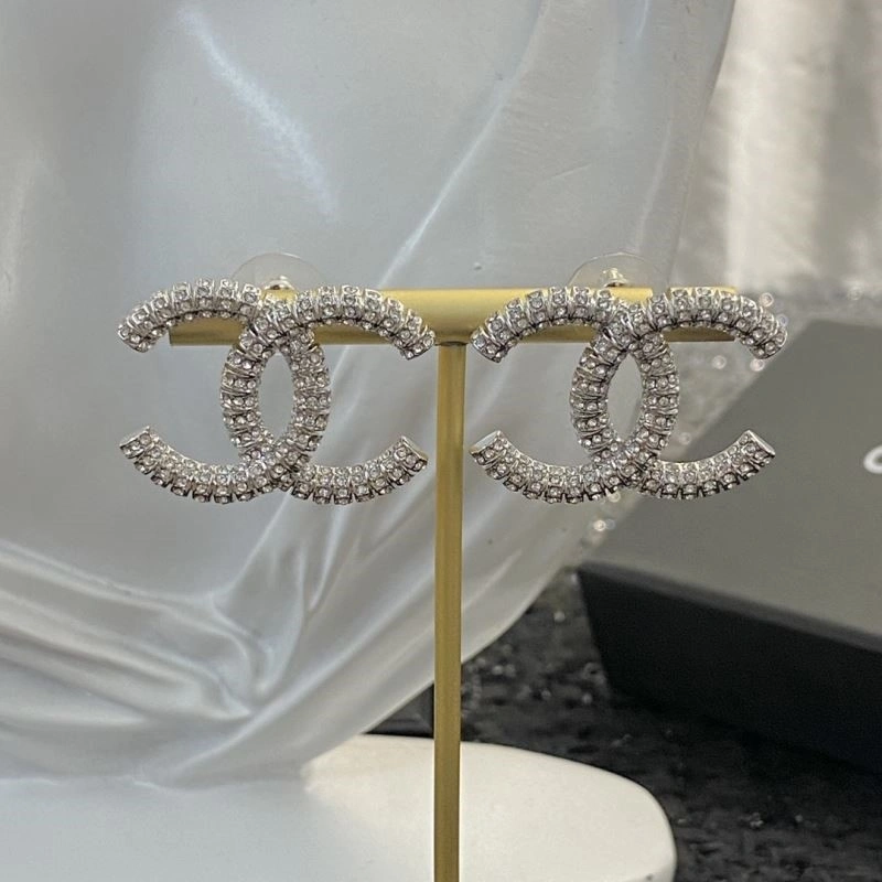 Sleek Chanel Earrings 224903