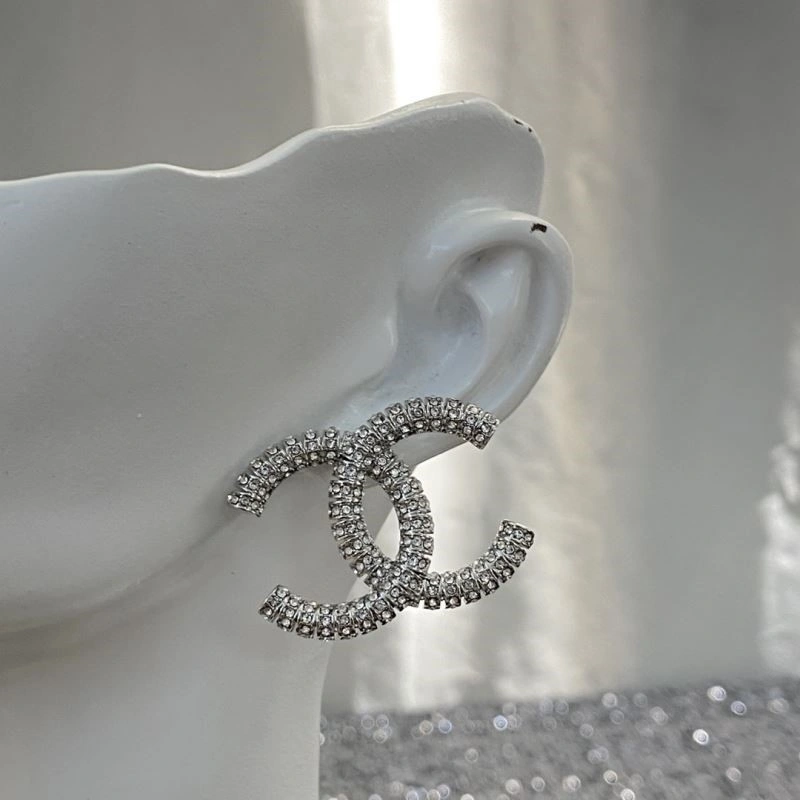 Sleek Chanel Earrings 224903