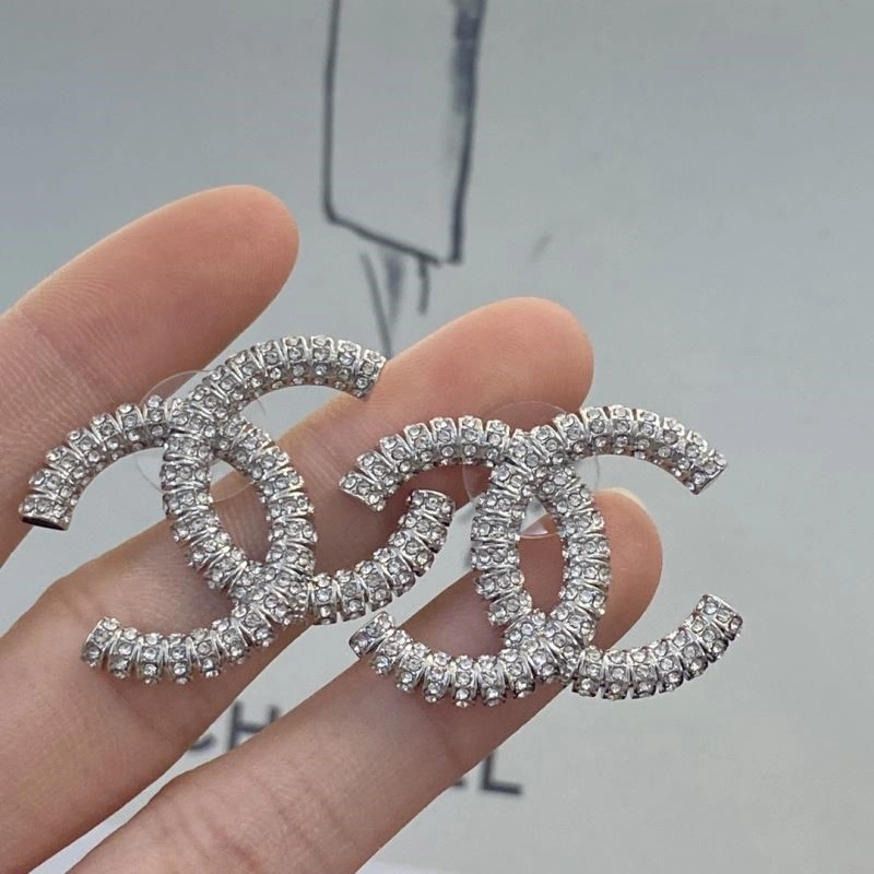 Sleek Chanel Earrings 224903