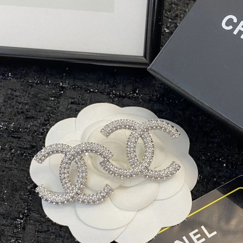 Sleek Chanel Earrings 224903