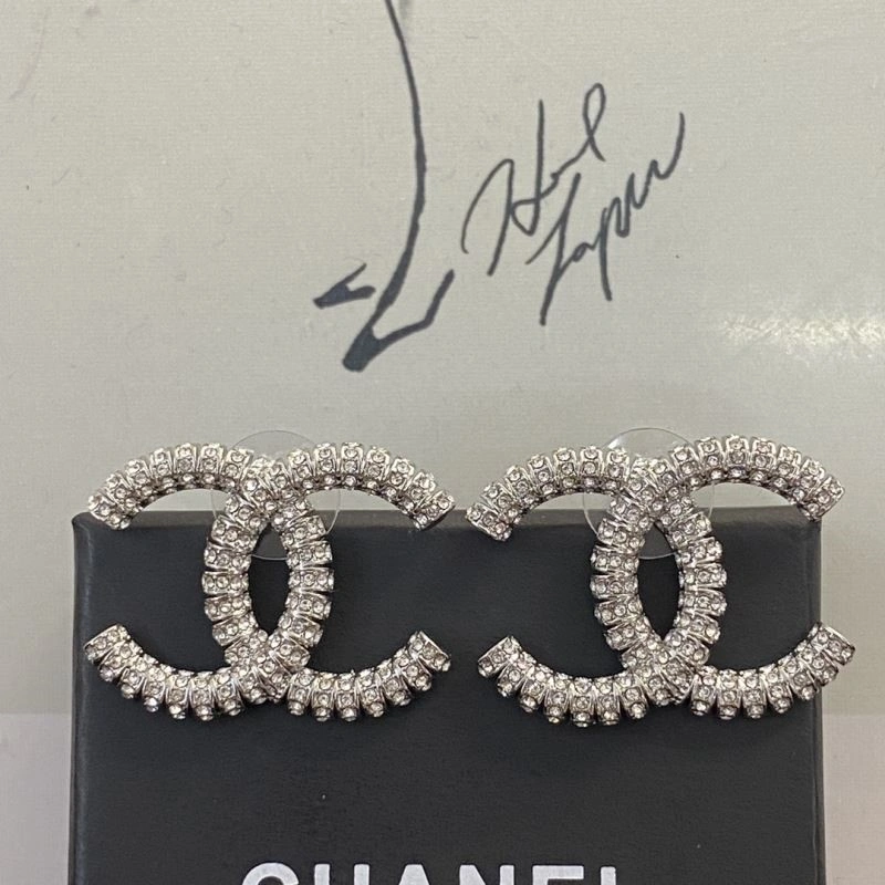 Sleek Chanel Earrings 224903
