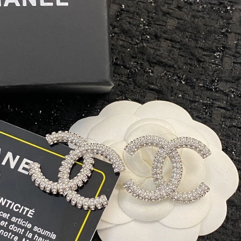 Sleek Chanel Earrings 224903