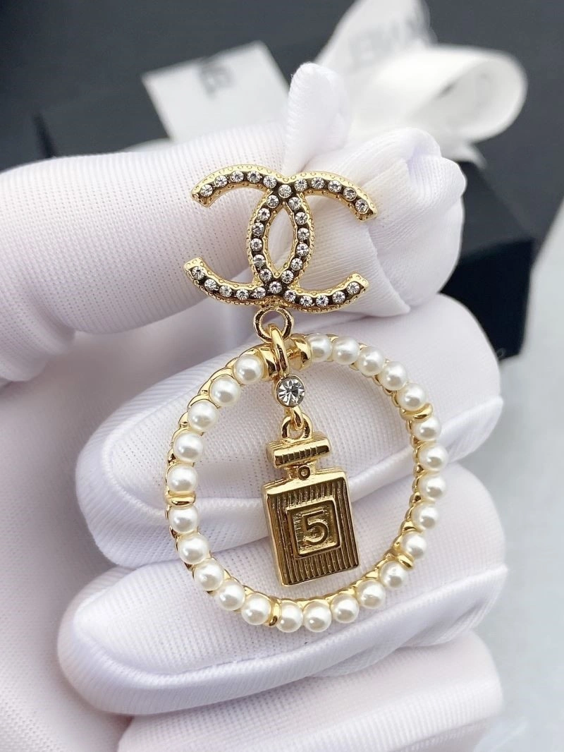 Contemporary Chanel Earrings 224914