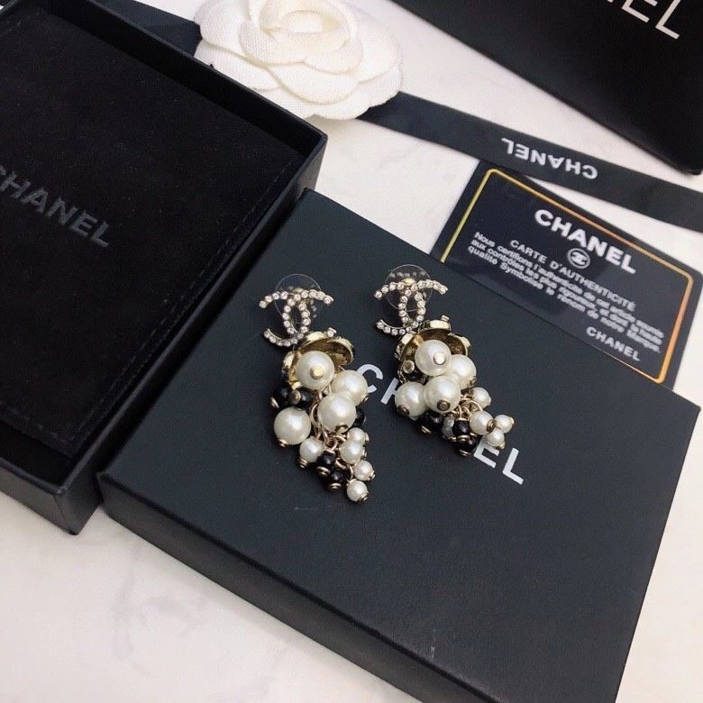 Trendy Chanel Earrings 224842