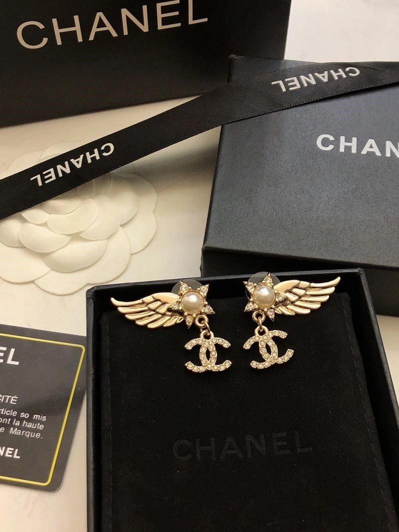 Chanel Earrings Comfortable 224845
