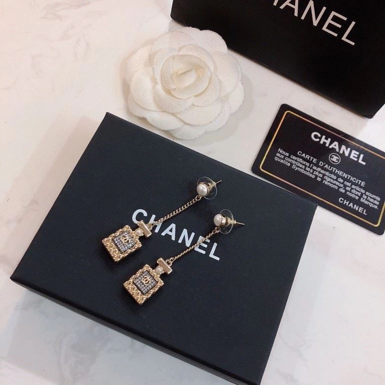 Chanel Earrings Comfortable 224828