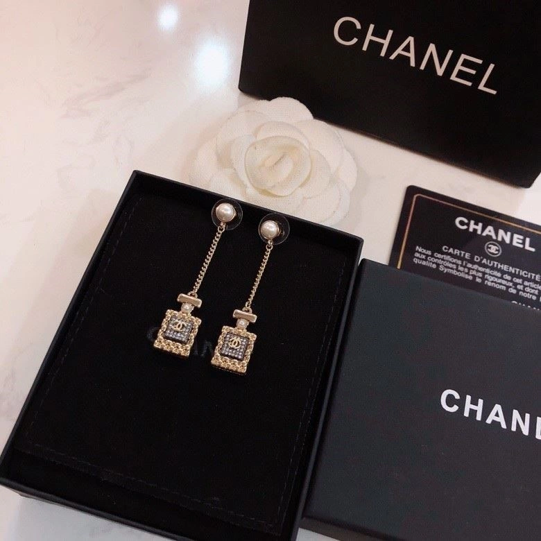Chanel Earrings Comfortable 224828