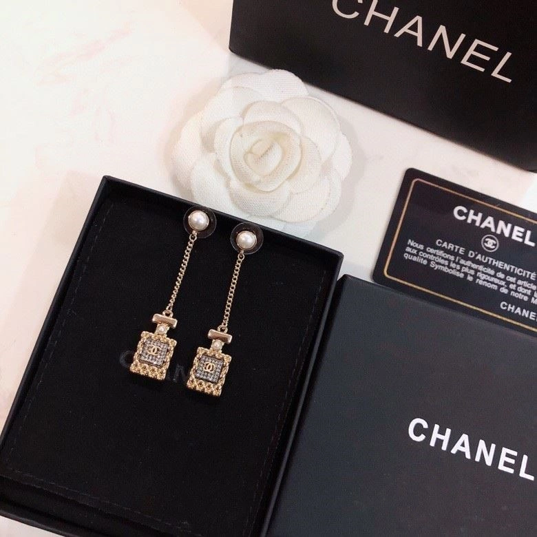 Chanel Earrings Comfortable 224828