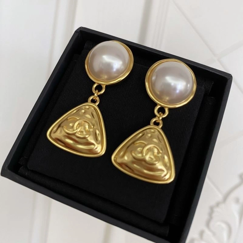 Chanel Earrings Versatile 224823