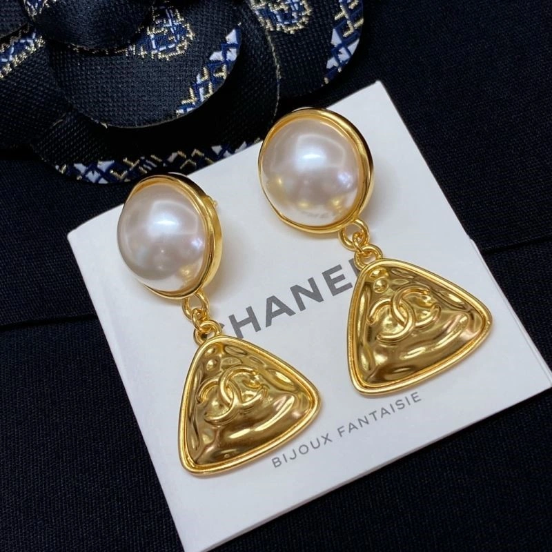 Chanel Earrings Versatile 224823