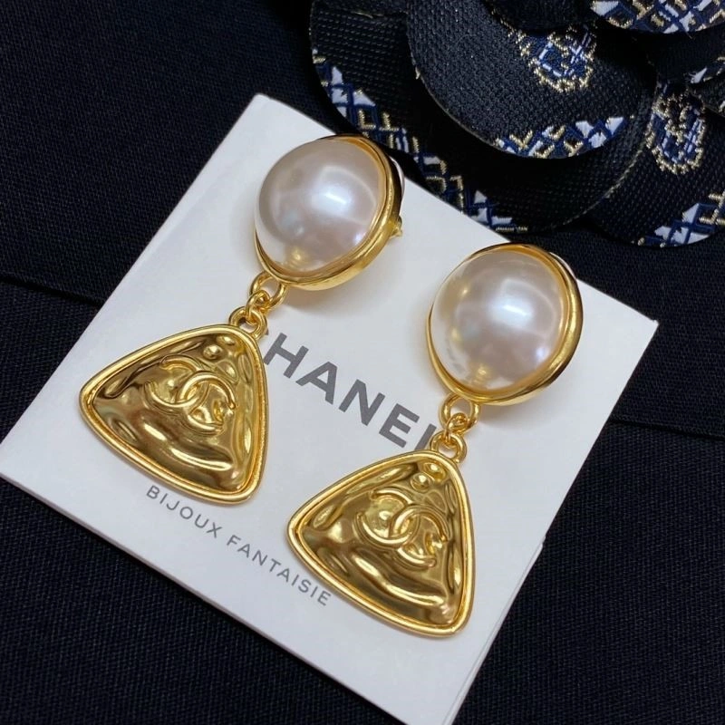 Chanel Earrings Versatile 224823