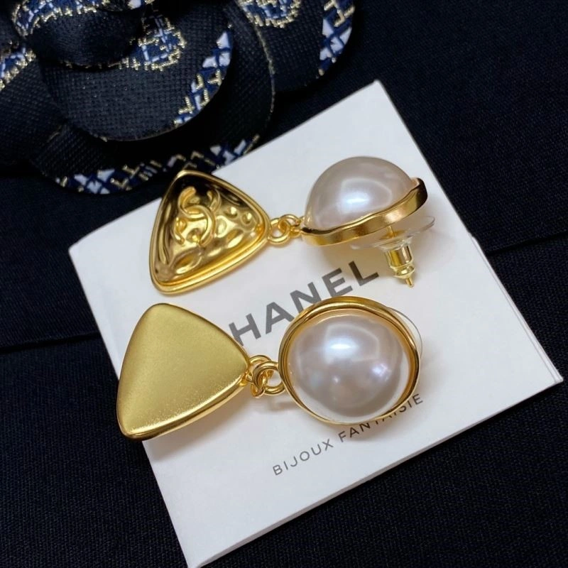Chanel Earrings Versatile 224823