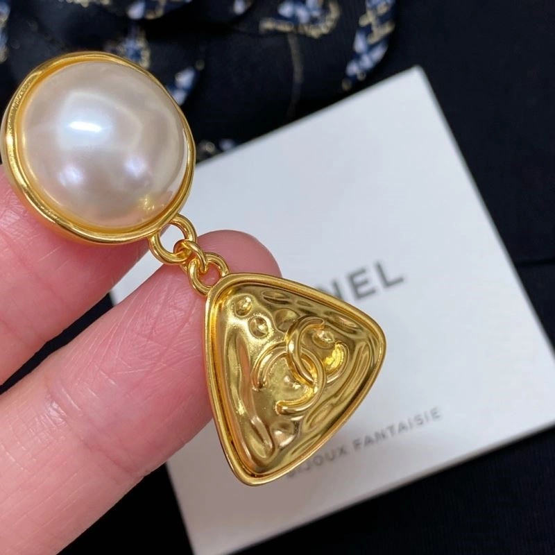 Chanel Earrings Versatile 224823
