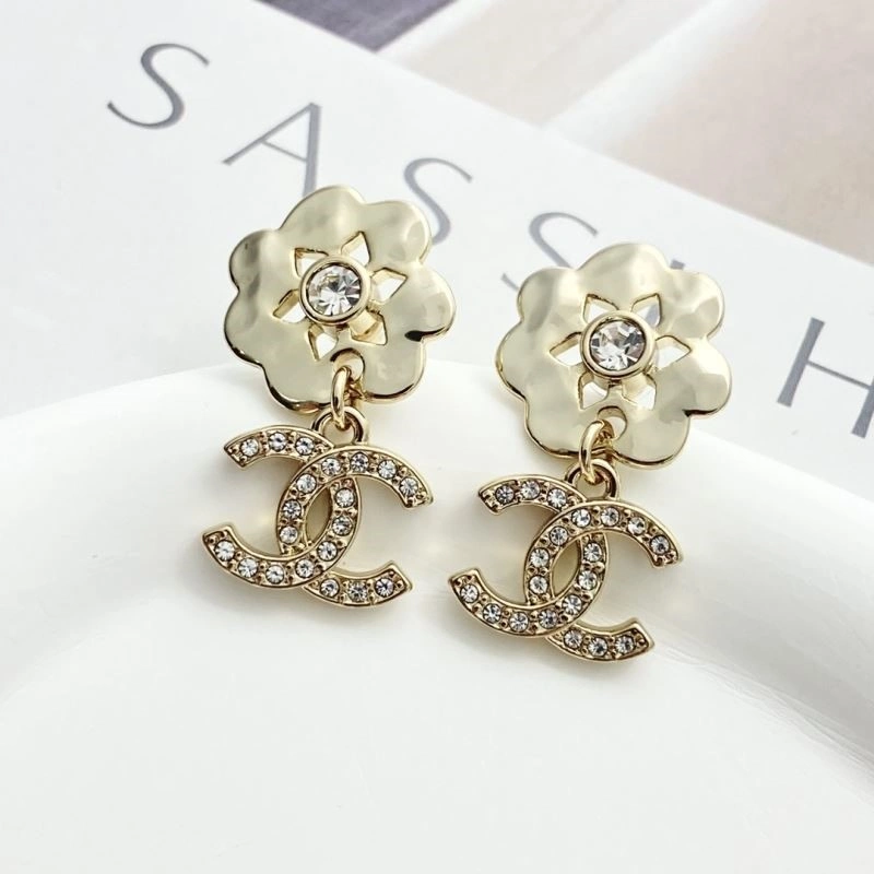 Chanel Earrings EyeCatching 224826