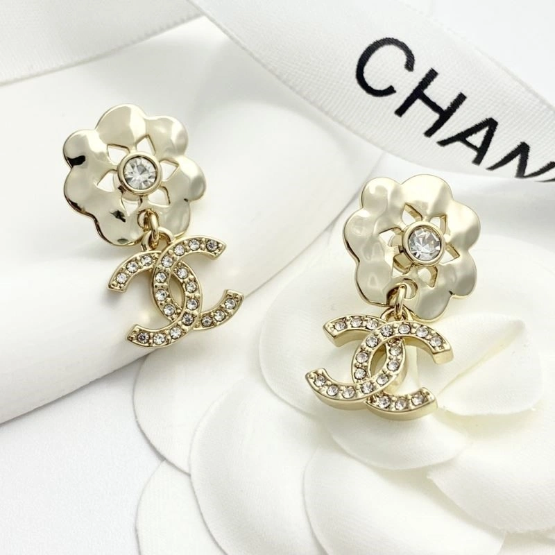 Chanel Earrings EyeCatching 224826