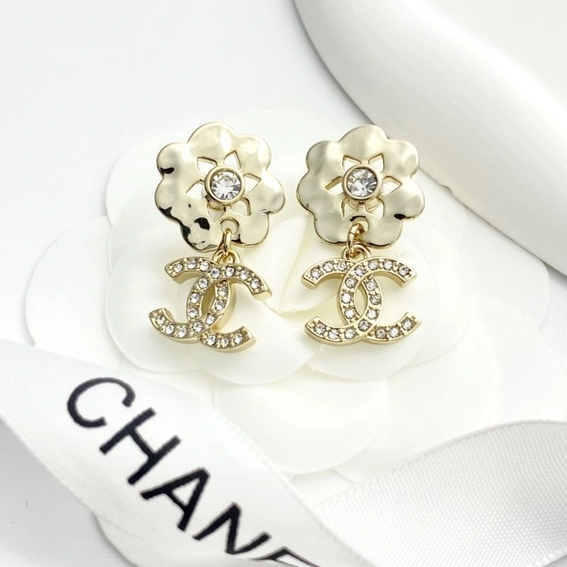 Chanel Earrings EyeCatching 224826