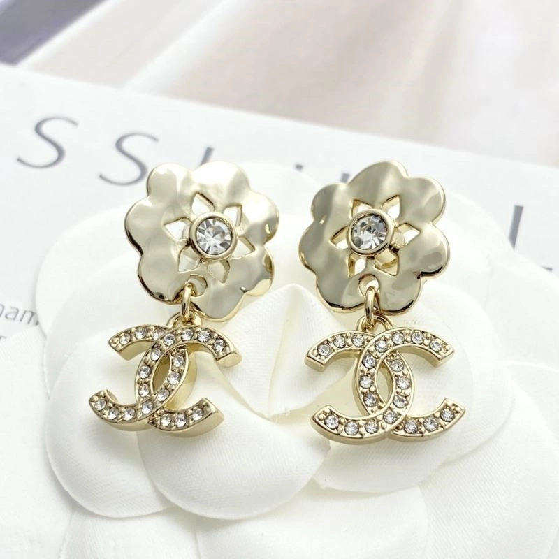 Chanel Earrings EyeCatching 224826