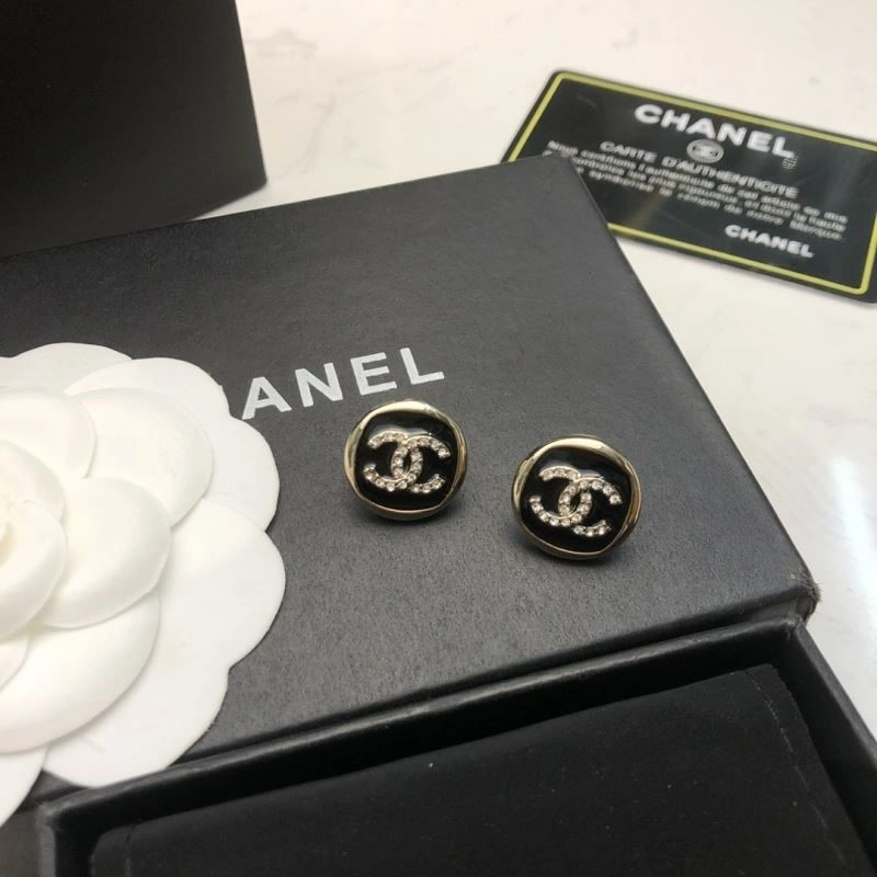 Chanel Earrings Compact 224789