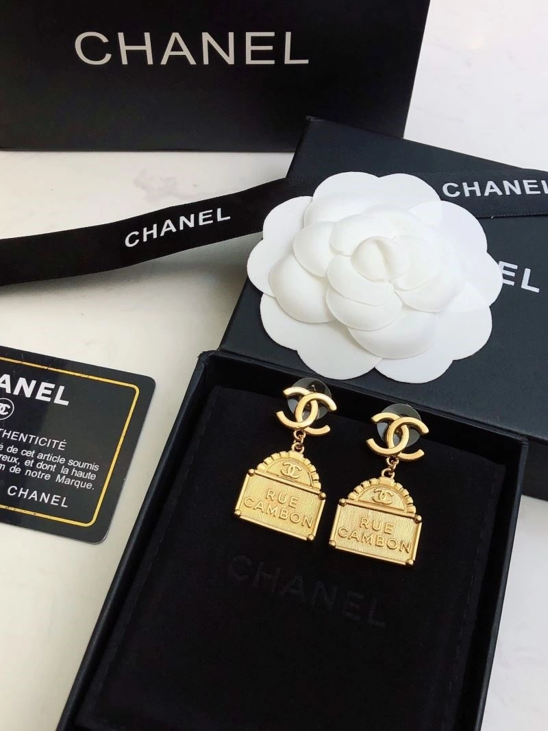 Chanel Earrings Cozy 224798