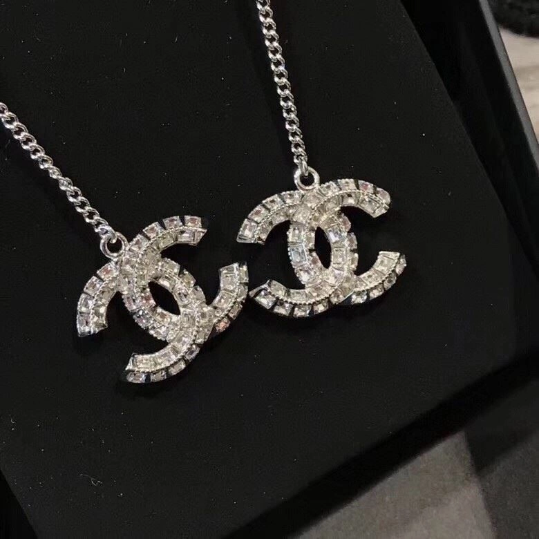 Chanel Earrings Lightweight 224330