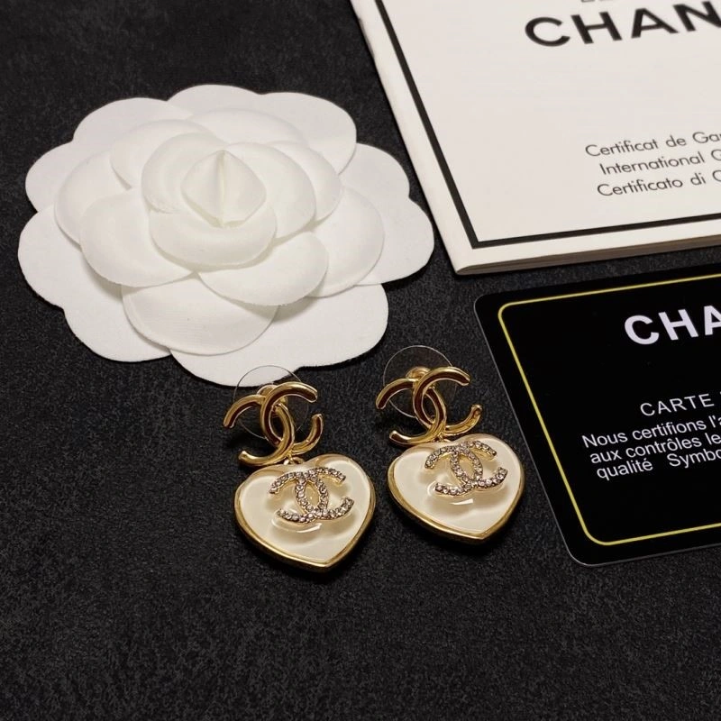 Sleek Chanel Earrings 224269