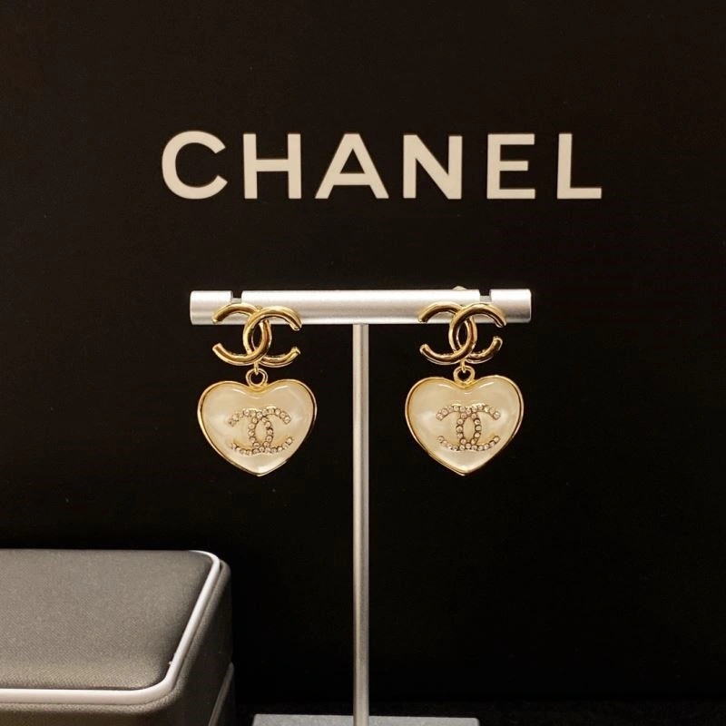 Sleek Chanel Earrings 224269