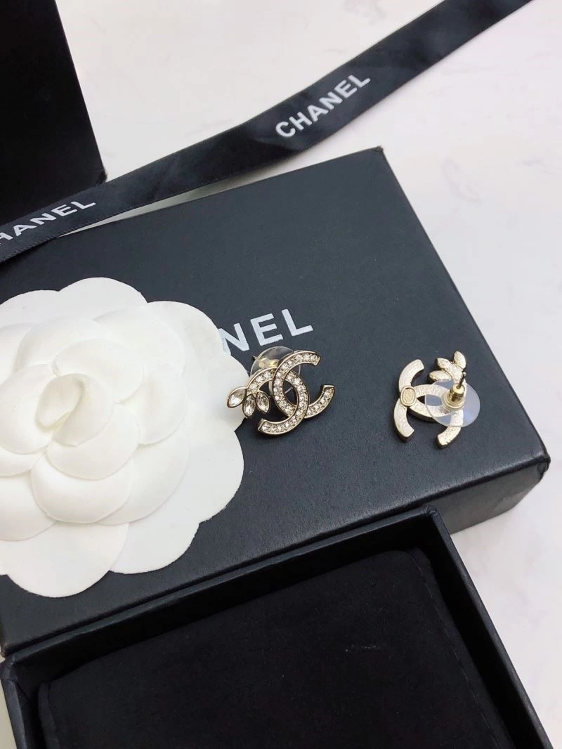 Chanel Earrings Compact 224240
