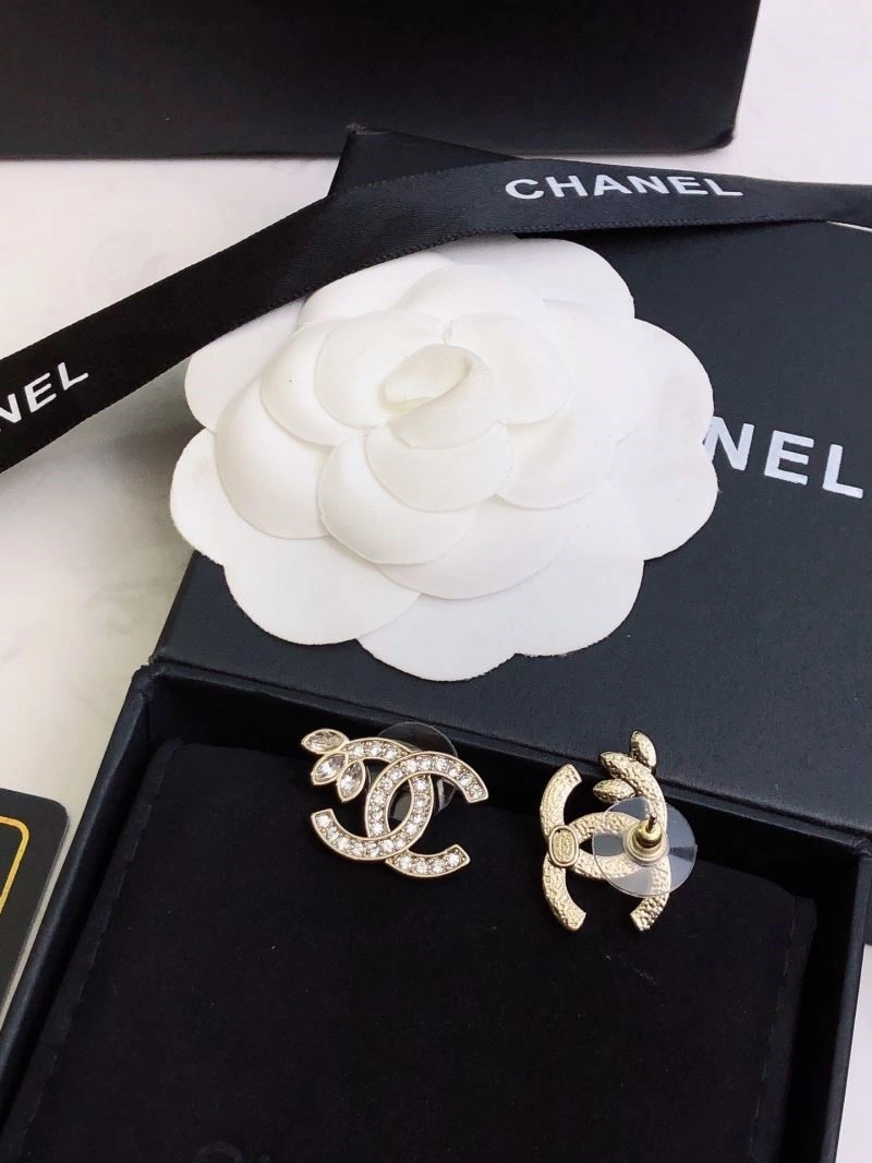 Chanel Earrings Compact 224240