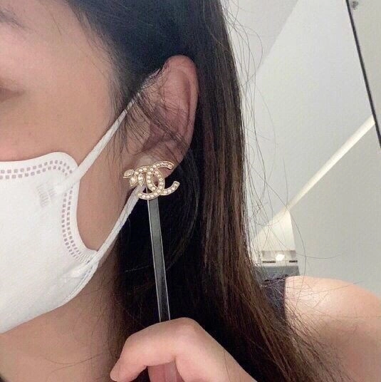 Chanel Earrings Compact 224240