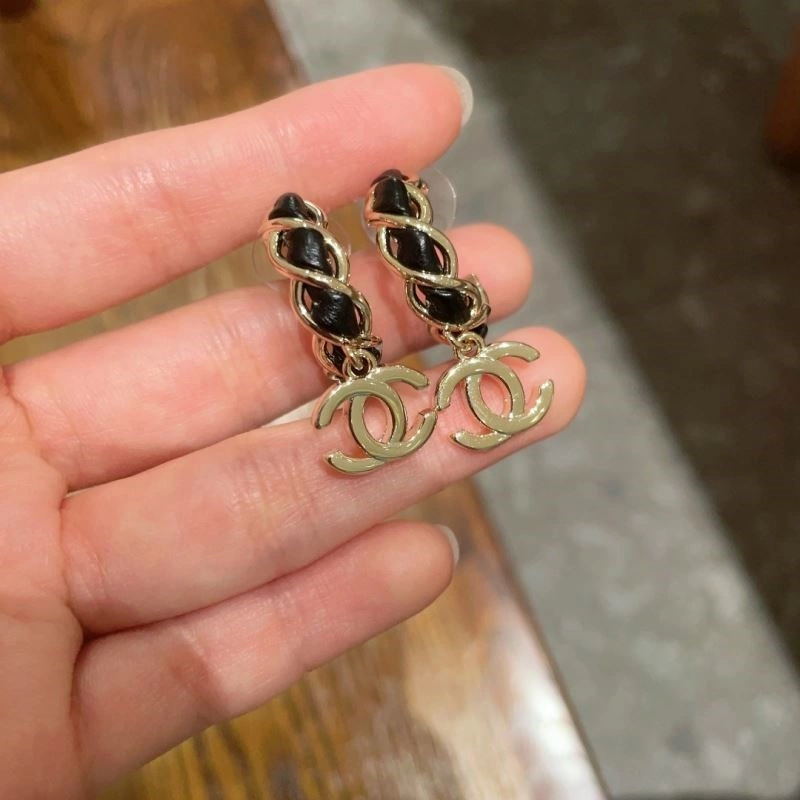 Trendsetting Chanel Earrings 224296