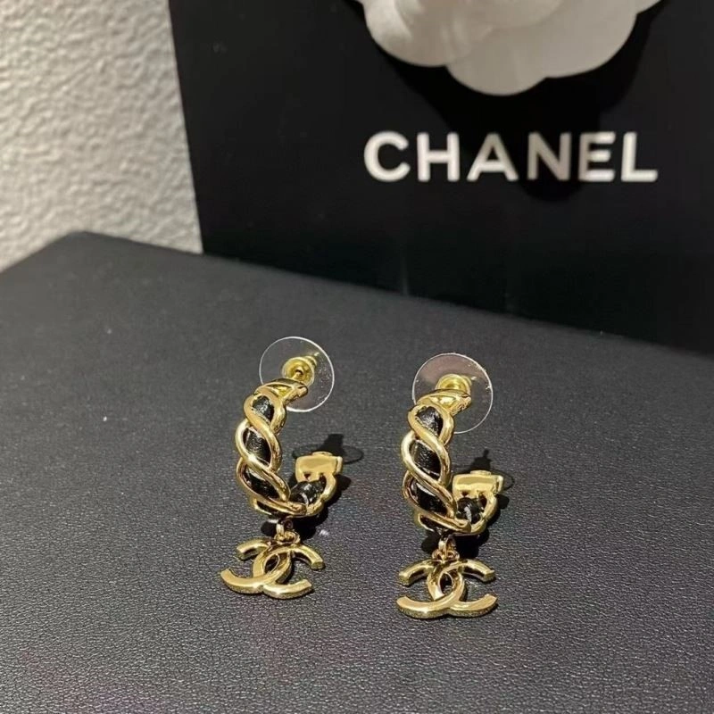 Trendsetting Chanel Earrings 224296
