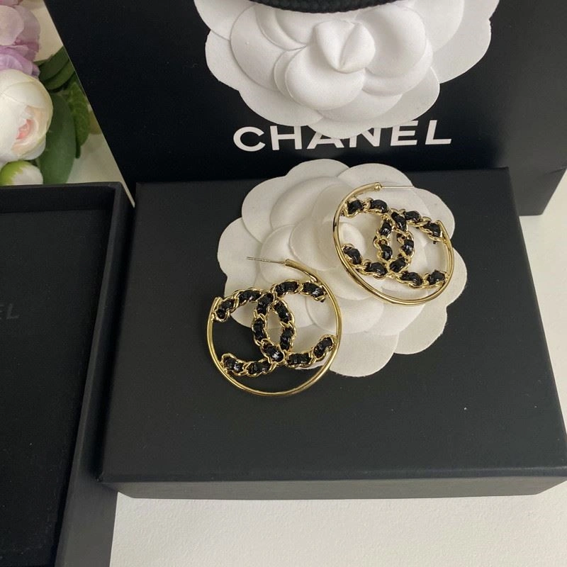 Chanel Earrings Comfortable 224243