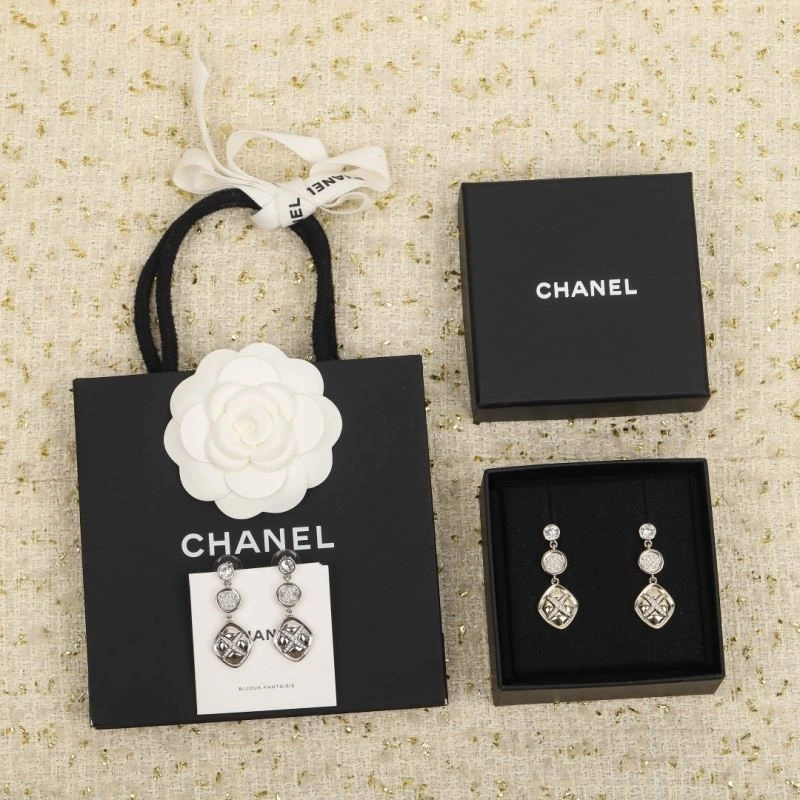 Unisex Chanel Earrings 224237