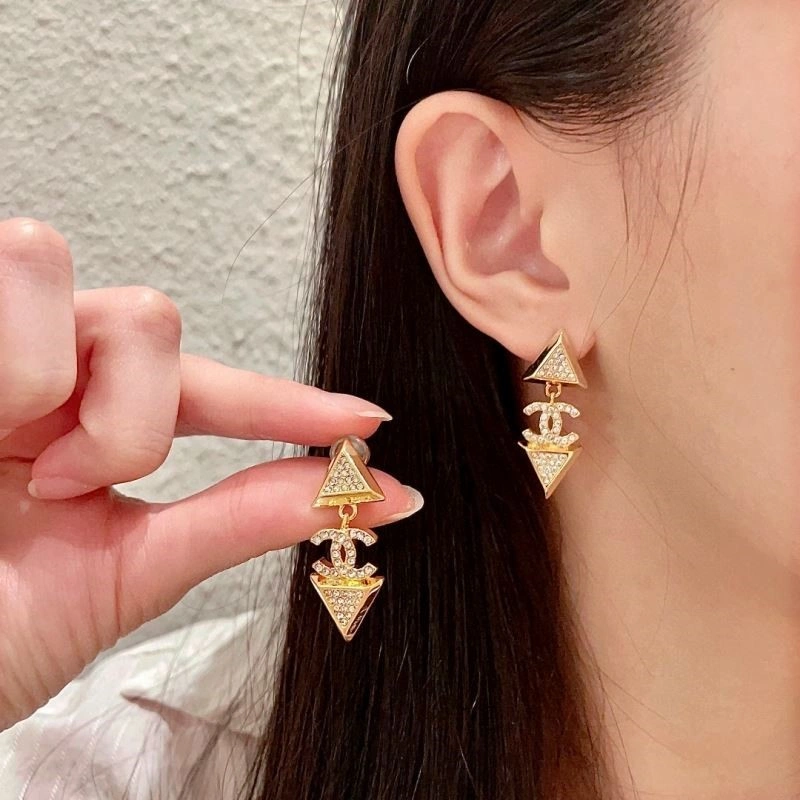 Chanel Earrings Elegant 224228