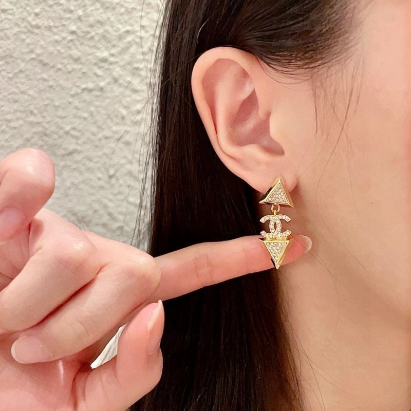 Chanel Earrings Elegant 224228