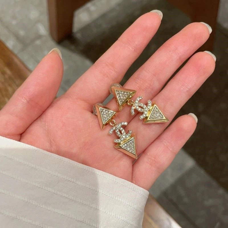 Chanel Earrings Elegant 224228