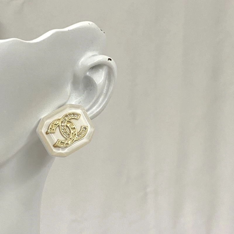 EyeCatching Chanel Earrings 224227