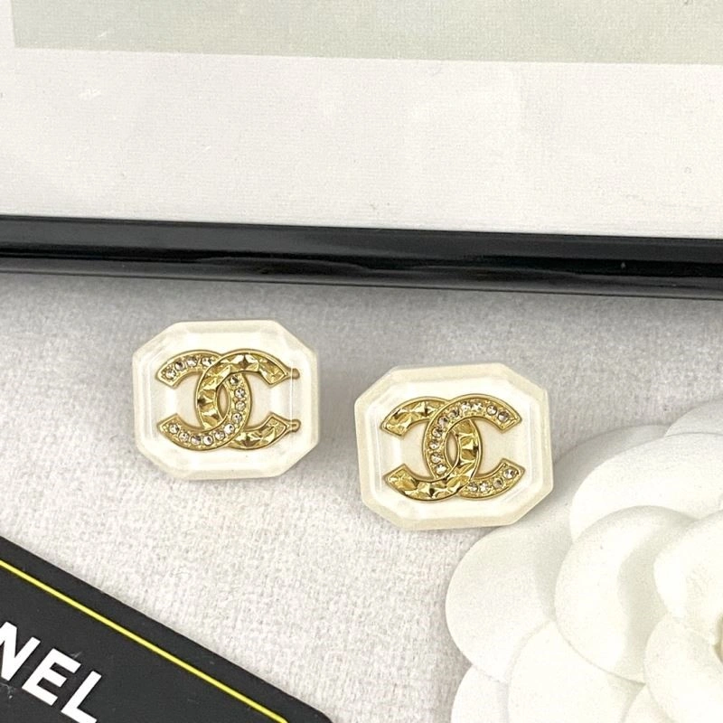 EyeCatching Chanel Earrings 224227
