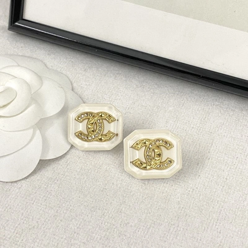 EyeCatching Chanel Earrings 224227
