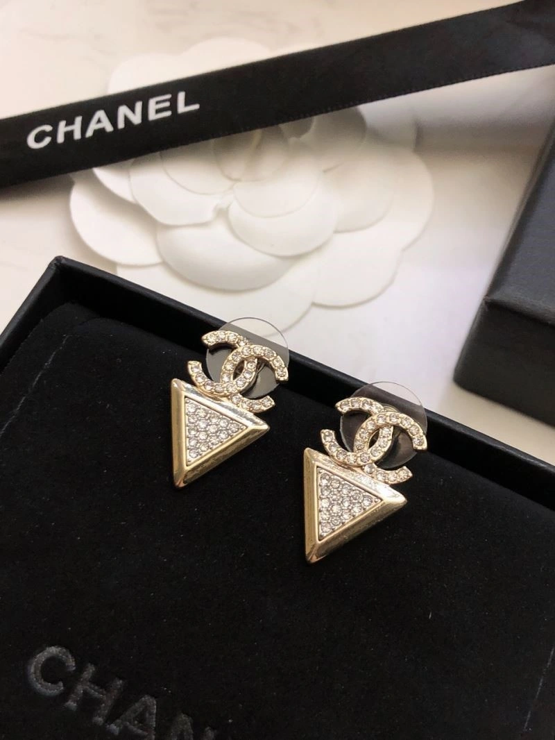 Chanel Earrings Stylish 224205